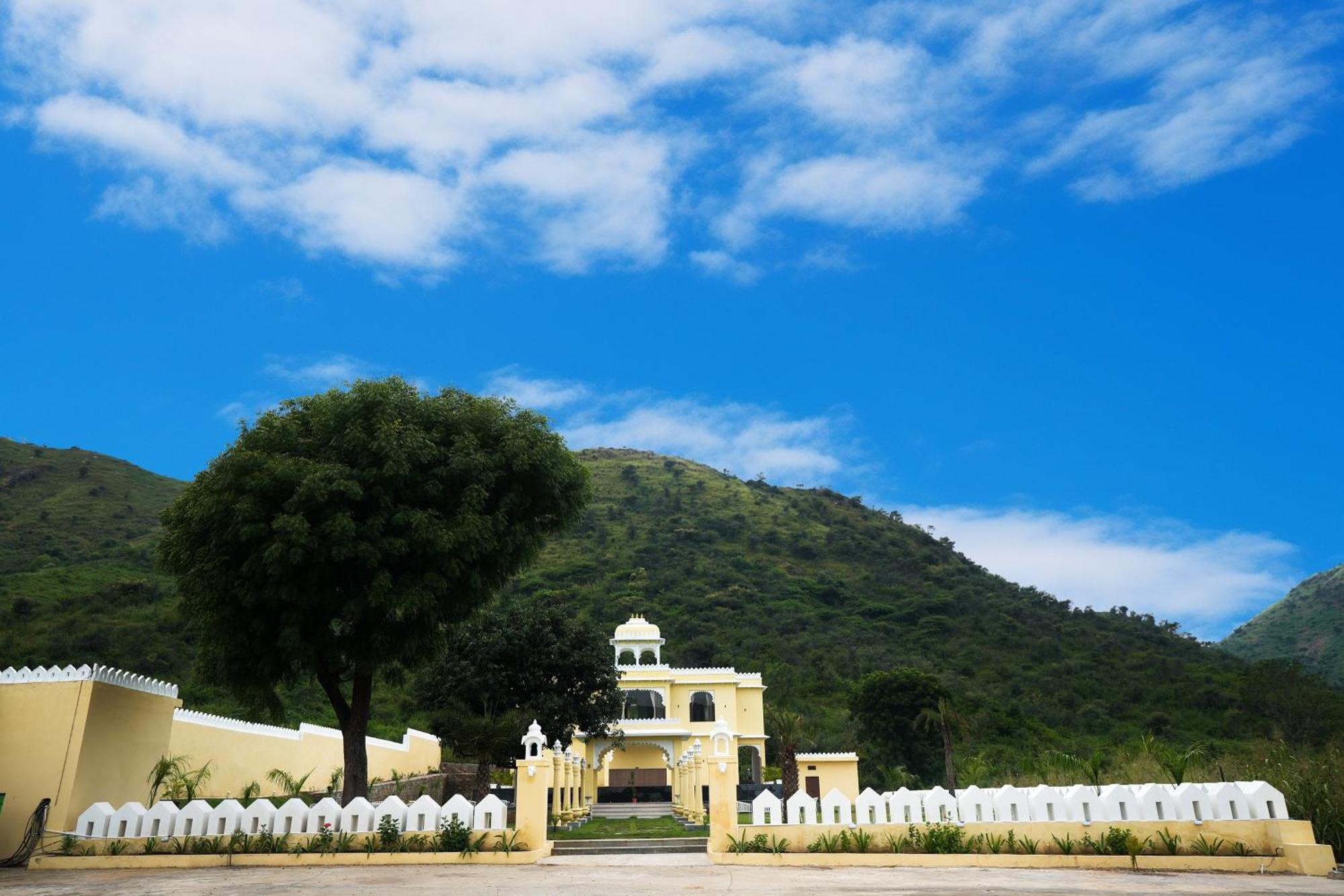 Maangarh Resorts Udaipur Luaran gambar